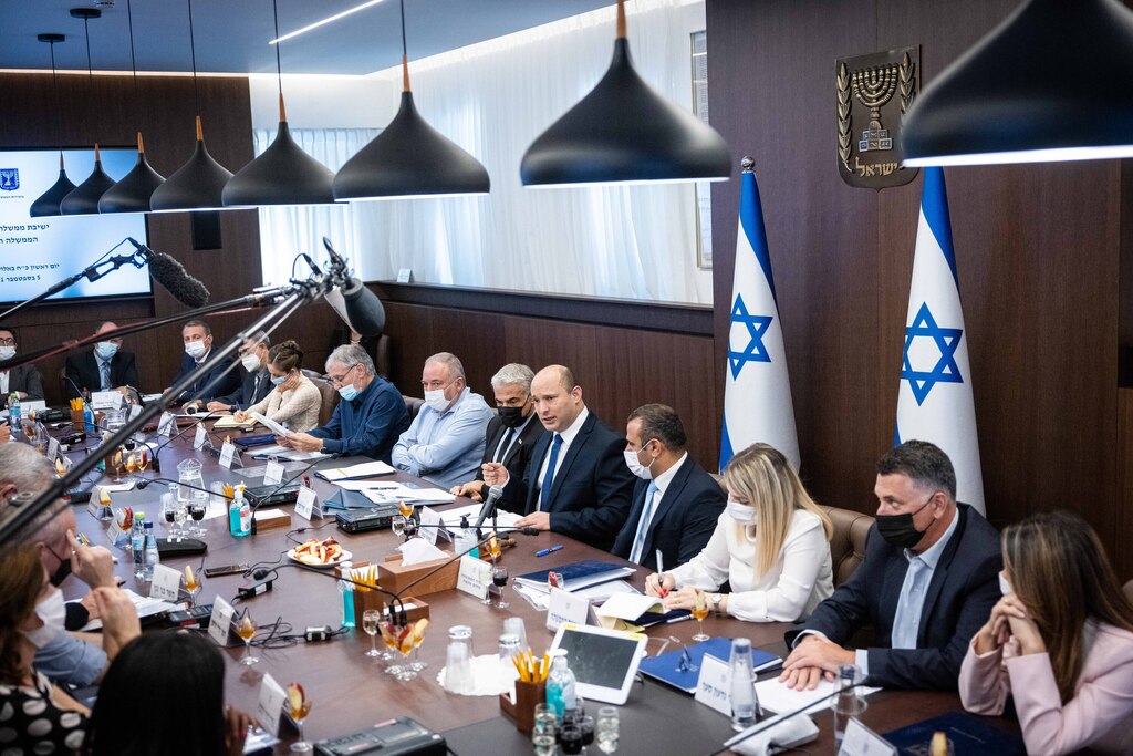 ישיבת ממשלה שבועית והרמת כוסית לכבוד השנה החדשה