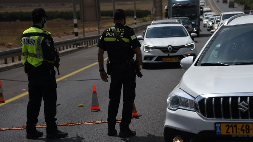 Road blocks set up by police on Tuesday during searches for prisoners who escaped from the Gilboa maximum 