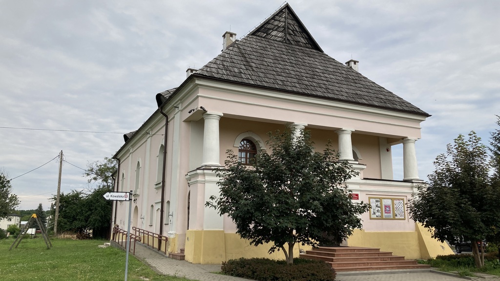 בית הכנסת modliborzyce  בפולין 