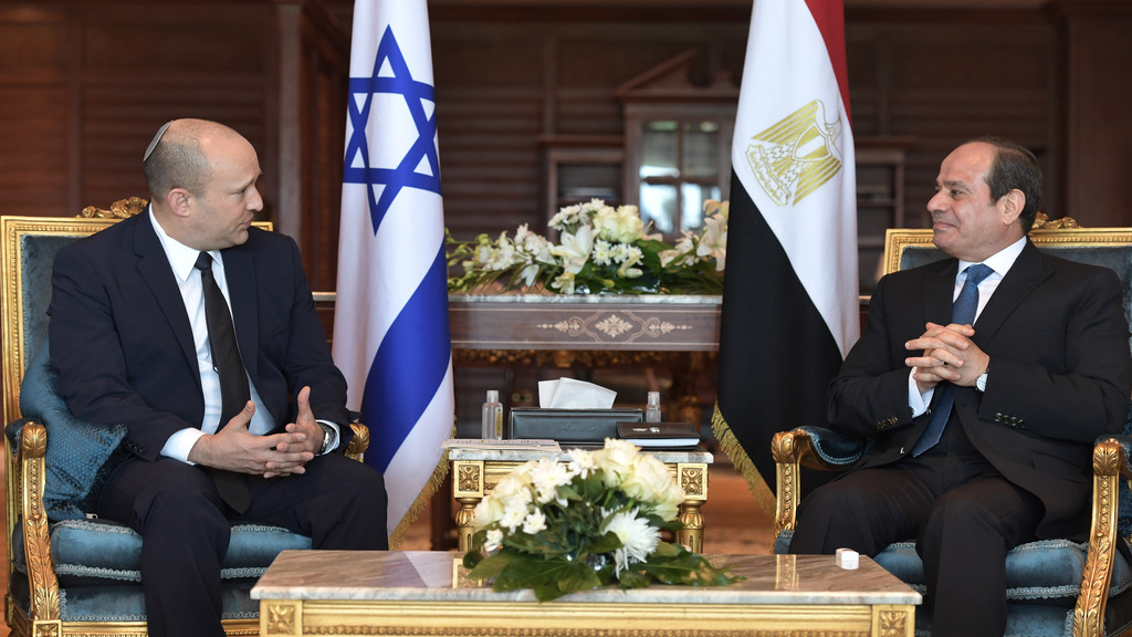 Prime Minister Naftali Bennett meets with Egyptian President Abdel Fattah el Sisi earlier this month (Photo: GPO) נפתלי בנט וא סיסי בפגישה בשארם א שייח במצרים