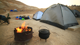 אוהלים בחניון מצדה מערב