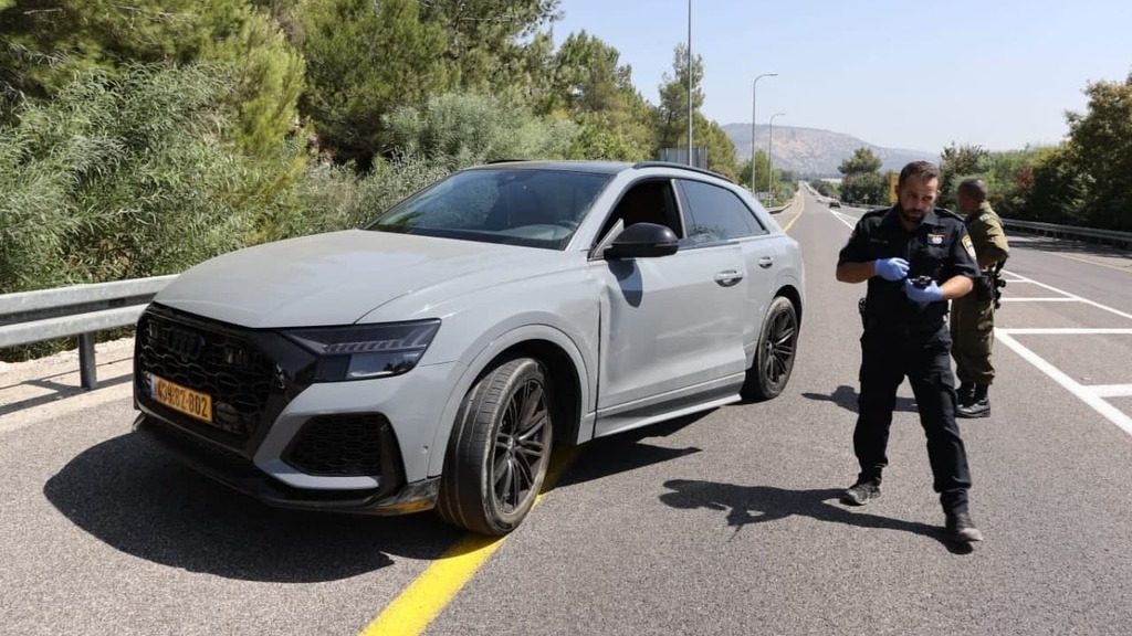 הרכב שדרס את השוטרים ליד חוף הדקל בנהריה