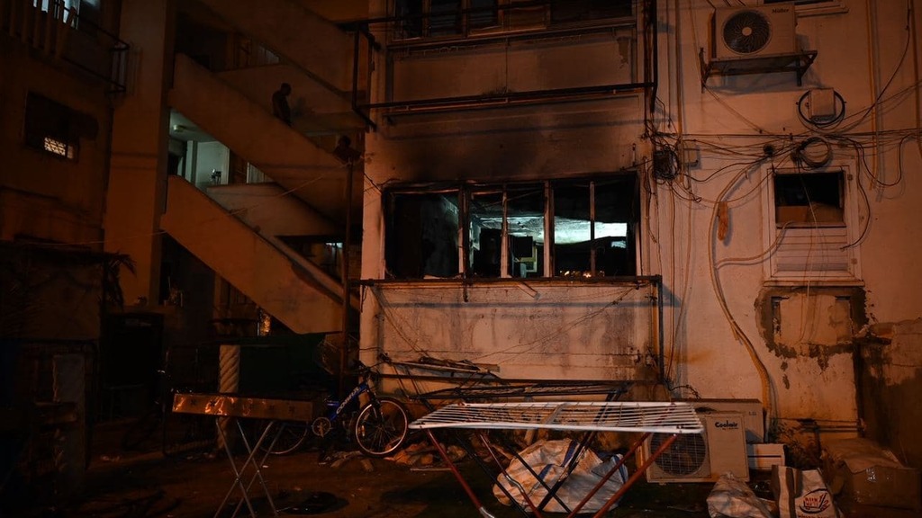 Дом, где произешел пожар (Фото: Надав Абас) זירת השריפה בפתח תקווה