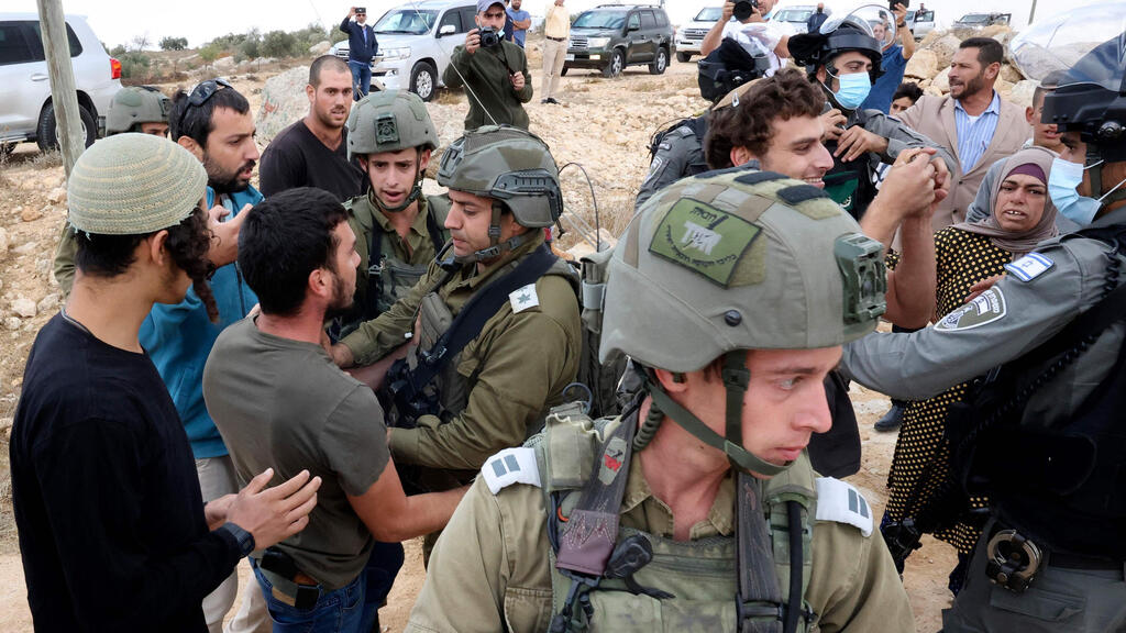 איזור העימות בין היהודים לפלסטינים על גן שעשועים 