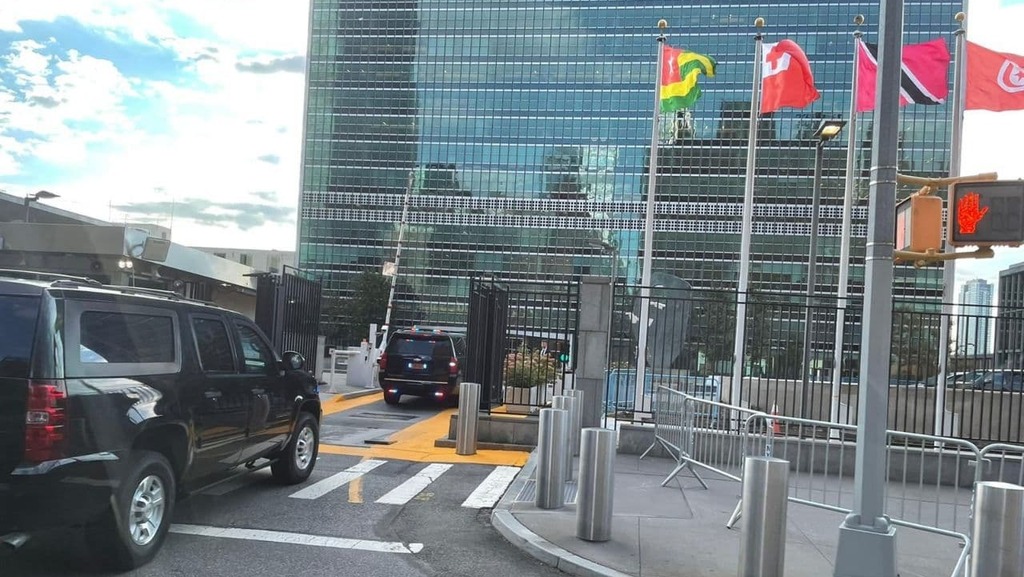 שיירת ראש הממשלה מגיעה לבניין האו"ם