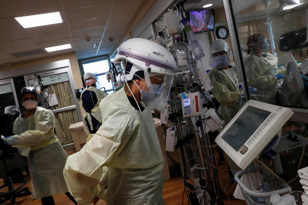 Coronavirus ward at a Florida hospital (Photo: Reuters) מחלקת קורונה בפלורידה