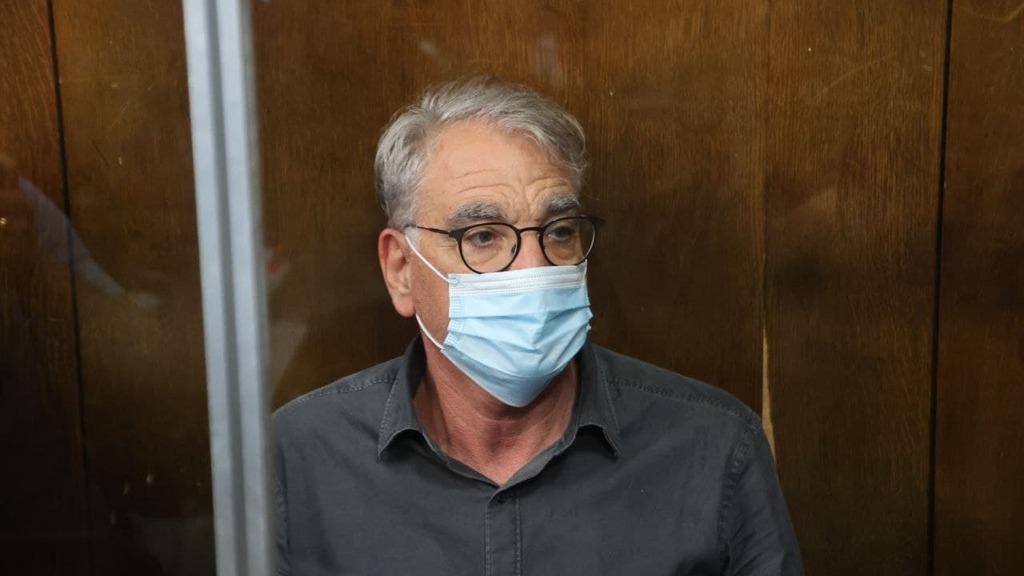 Проф. Арье Левин в мировом суде (Фото: Моти Кимхи) פרופסור אריה לוין בהארכת המעצר