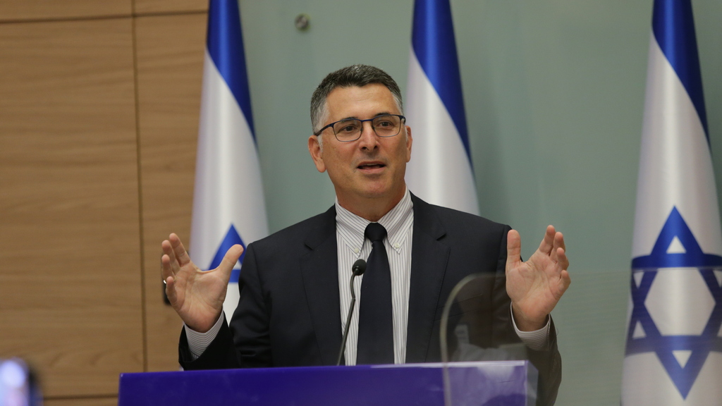 גדעון סער בישיבת סיעה של תקווה חדשה