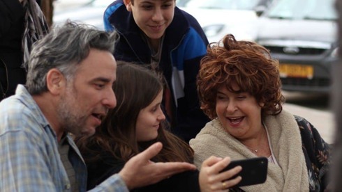 להתחיל מבראשית