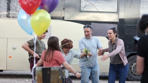 להתחיל מבראשית