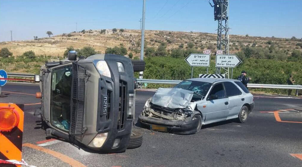 רכבים שנמכרו לשיפוץ ושופצו בשטחים 