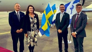 שרת החוץ של שבדיה אן לינדה נחתה בישראל 