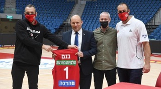 נפתלי בנט, ראש הממשלה באימון הפועל ירושלים