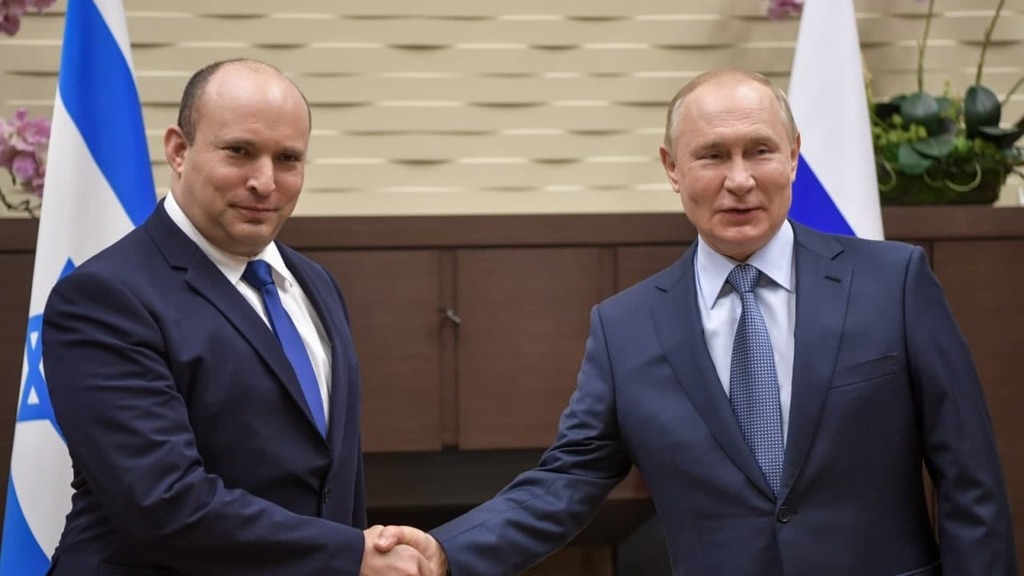 ראש הממשלה, נפתלי בנט, ונשיא רוסיה, ולדימיר פוטין, נועדים לראשונה בעיר סוצ׳י, רוסיה