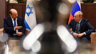 ראש הממשלה נפתלי בנט עם נשיא רוסיה ולדימיר פוטין