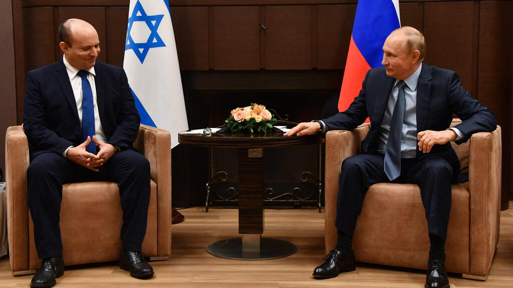 ראש הממשלה נפתלי בנט עם נשיא רוסיה ולדימיר פוטין