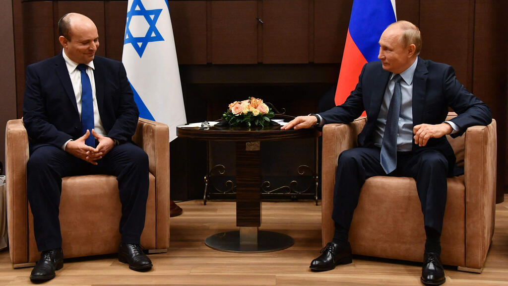 ראש הממשלה נפתלי בנט עם נשיא רוסיה ולדימיר פוטין