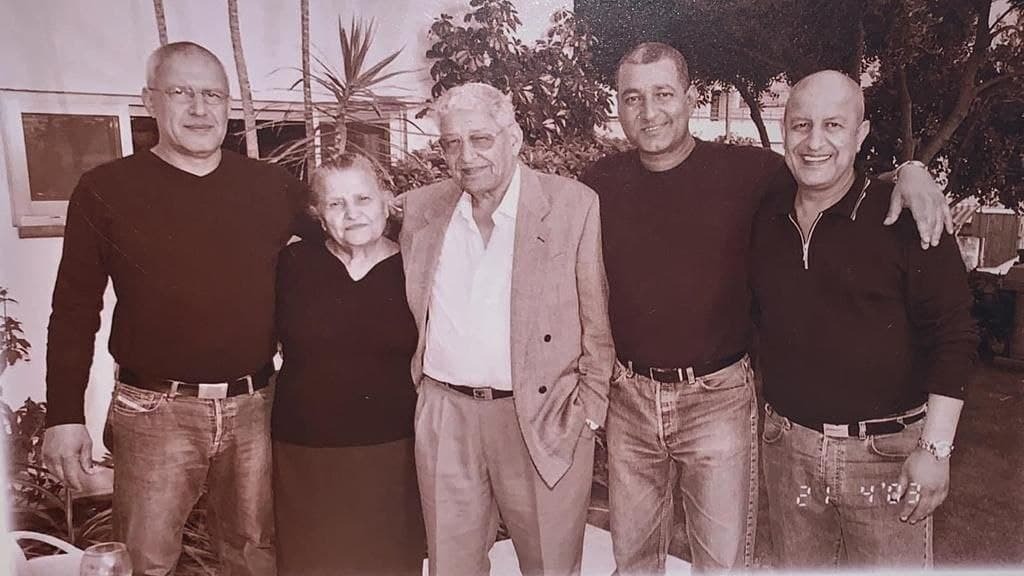 מימין לשמאל: יגאל ז״ל, אלדד, משולם האבא, רחל האמא, ושמשון ז״ל