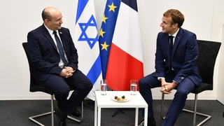 ראש הממשלה, נפתלי בנט, בפגישה עם נשיא צרפת, עמנואל מקרון, בוועידת האו"ם לשינוי האקלים.