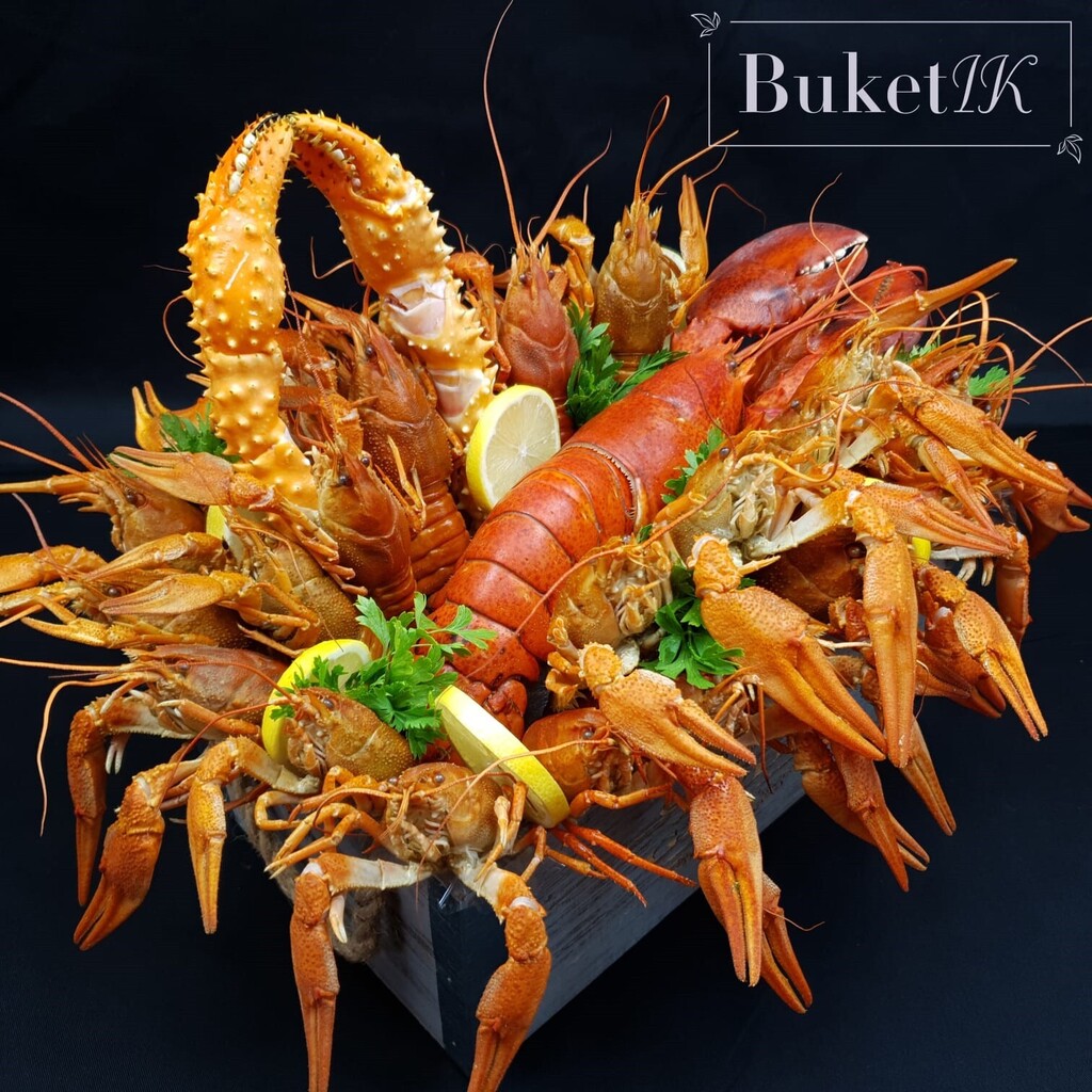 Бокс "Папа рак" Ящик с раками, лобстером и зеленью