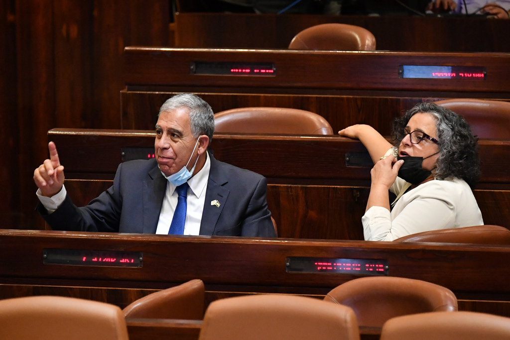 Opposition members during Knesset debate on the budget (Photo: Yoav Dudkevitch) מליאת הכנסת