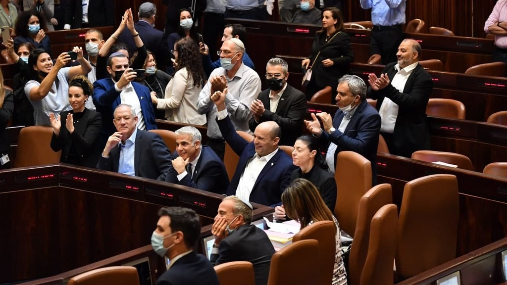 חברי הקואליציה לאחר אישור תקציב המדינה לשנת 2022