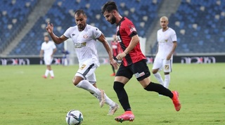 אלון תורג'מן עם הכדור