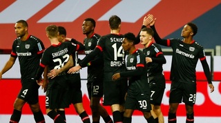 שחקני לברקוזן חוגגים