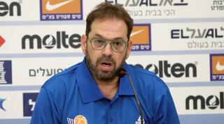 שרון דרוקר מאמן נבחרת הנשים בכדורסל