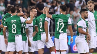 שחקני מכבי חיפה חוגגים