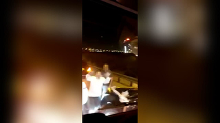 צפו: ארבעה חשודים הכו אזרח, שדדו את רכבו ונמלטו