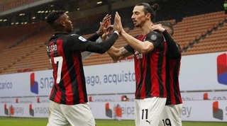 זלאטן איברהימוביץ' חוגג עם רפאל ליאו