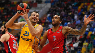 ז'יז'יץ' מול בולומבוי