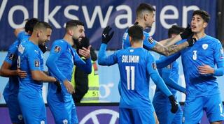 שחקני נבחרת ישראל חוגגים