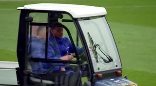 צרות בצרורות. לואי ואן חאל