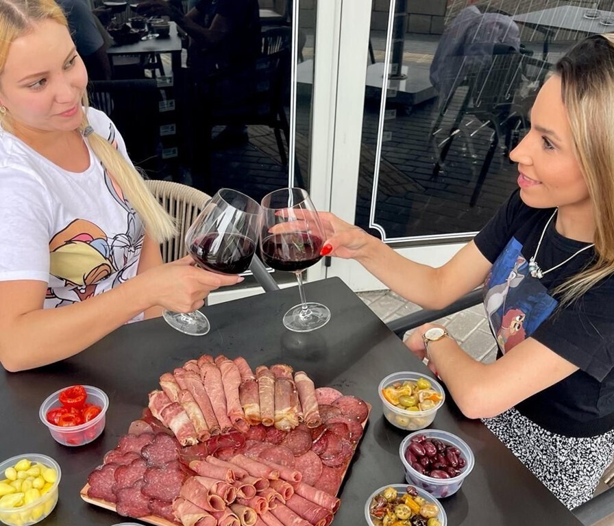 Свежие деликатесы от Cancun Черная икра Kaluga Queen Imperial