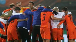 שחקני הולנד חוגגים