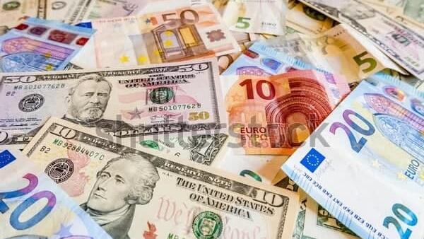 Доллар и евро (Фото: shutterstock) דולר אירו