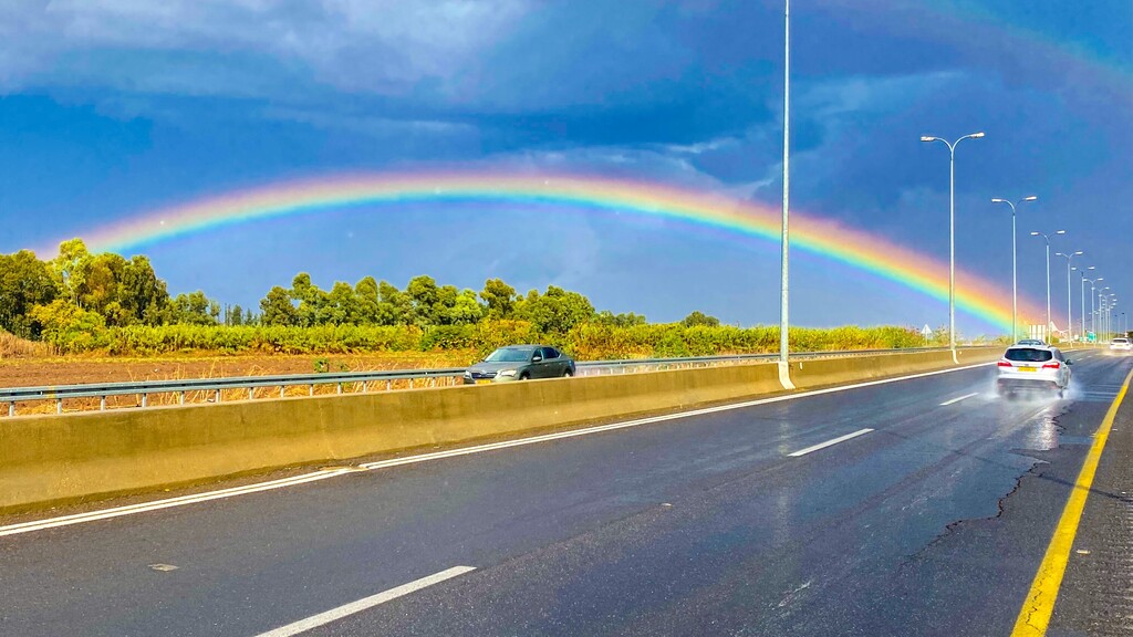 קשת בענן בהוד השרון