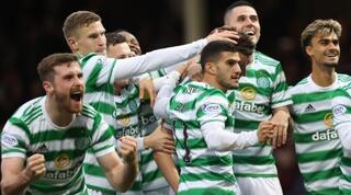 ליאל עבדה ושחקני סלטיק חוגג חוגגים  (מערכת ONE)