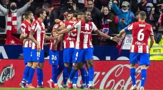 שחקני אתלטיקו מדריד חוגגים עם פיליפה