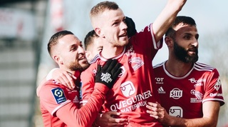 שחקני ברסט חוגגים