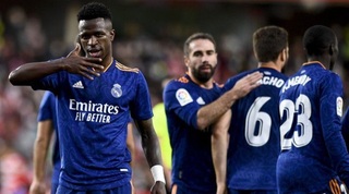 ויניסיוס ג'וניור חוגג