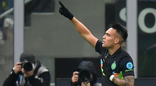 לאוטרו מרטינס חוגג