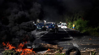 מחאות קורונה מהומות באי גוואדלופ קריבי צרפתי