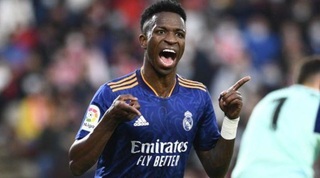 ויניסיוס ג'וניור חוגג