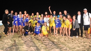 שחקניות ישראל וספרד בסיום המשחק