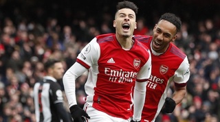 גבריאל מרטינלי חוגג עם פייר-אמריק אוביאנג