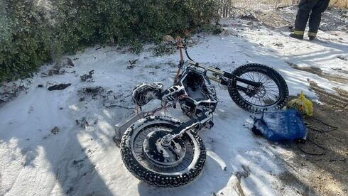 Взорвавшийся электровелосипед после тушения пеной (Фото: Служба пожарной охраны и спасения) Взорвавшийся электровелосипед после тушения пеной