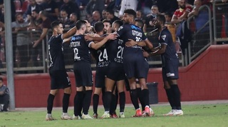 שחקני הפועל חיפה חוגגים